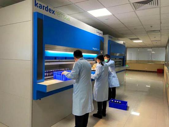 天津科技界 奧斯卡 張伯禮現(xiàn)場領(lǐng)獎